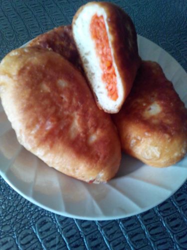 Пирожки жареные с морковкой