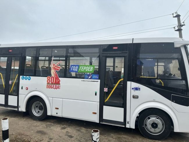 Ухтинские автобусы украсили к 80-летнему юбилею Победы